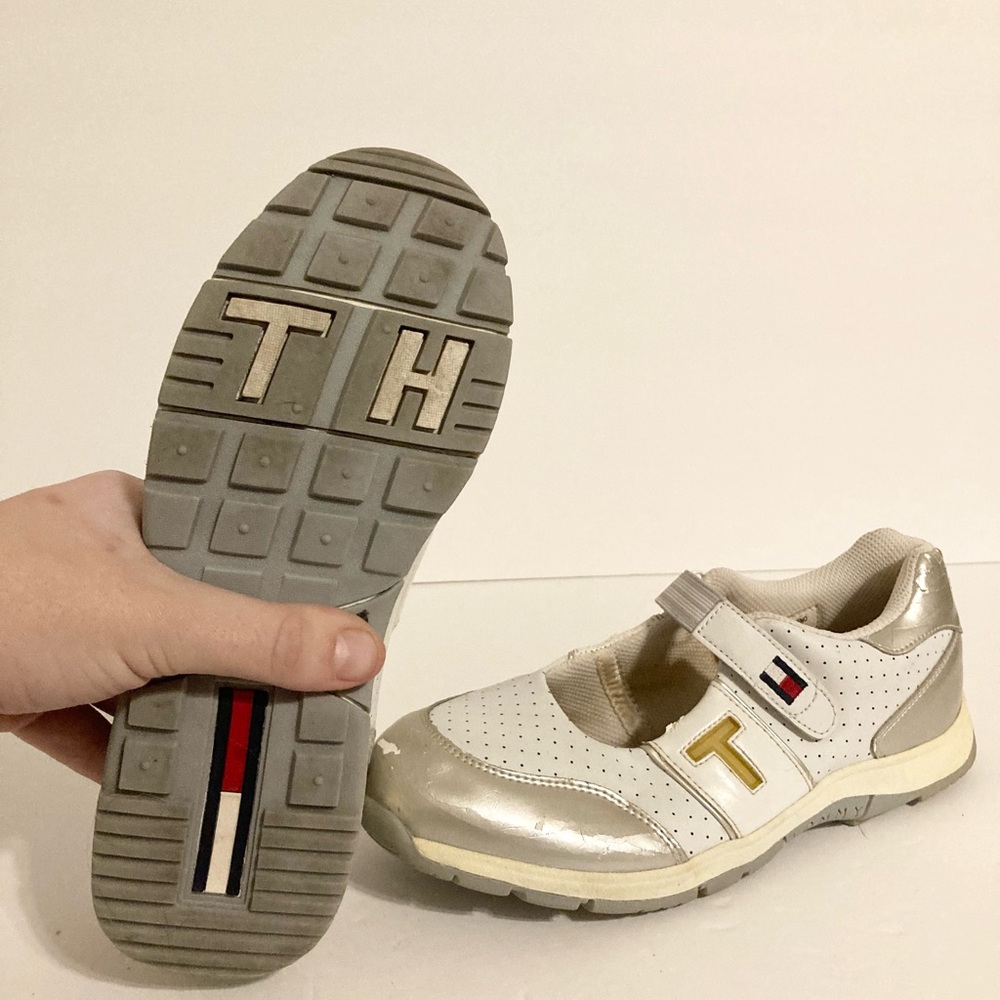 Vintage Tommy Hilfiger white shoes slip on 6M